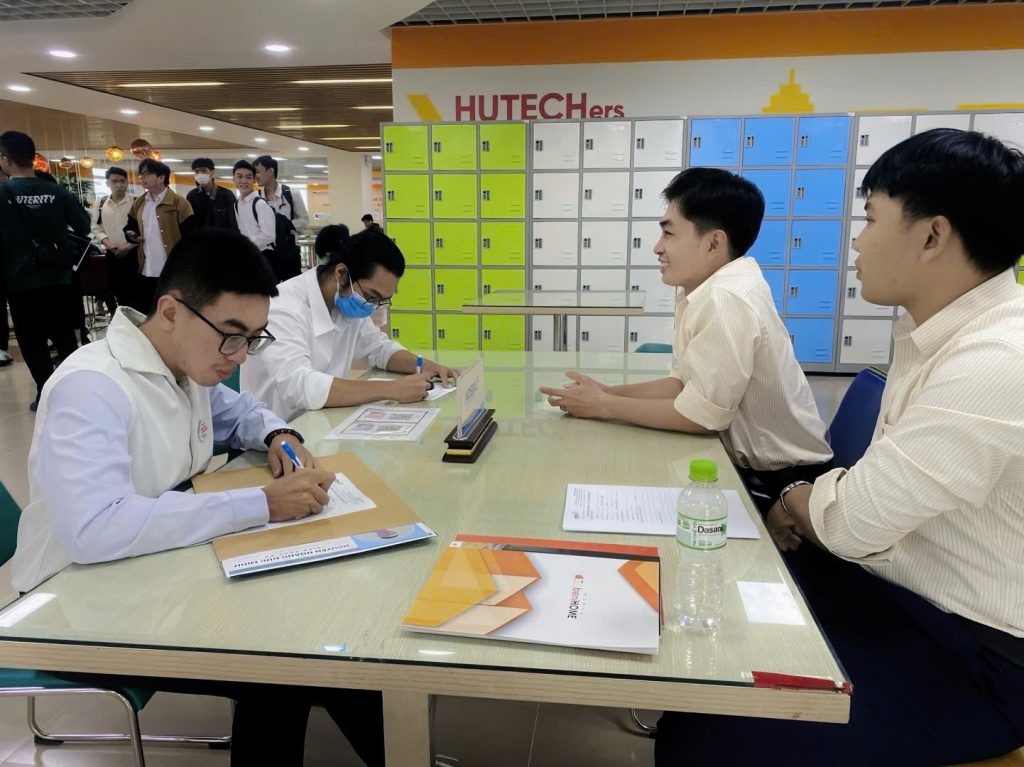 KOSHI tham gia chương trình phỏng vấn tuyển dụng