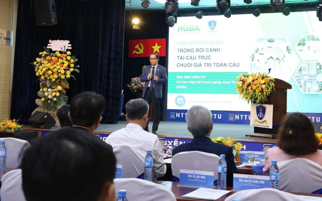 Dien-dan-B2B-NTTU-lan-thu-22