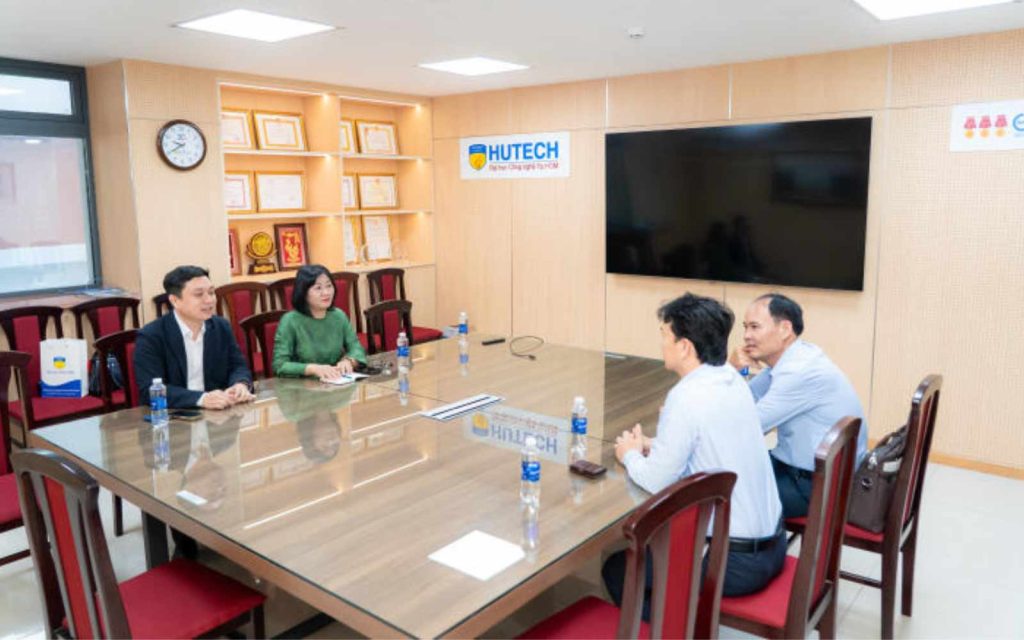 KOSHI và SACA đồng hành cùng HUTECH