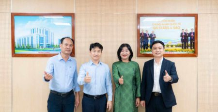 KOSHI-va-SACA-dong-hanh-cung-HUTECH